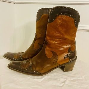 Stuart Weitzman cowboy boot - size 9